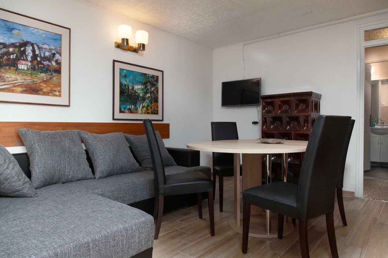 Apartment Milka By The Sea كارلوباغ المظهر الخارجي الصورة