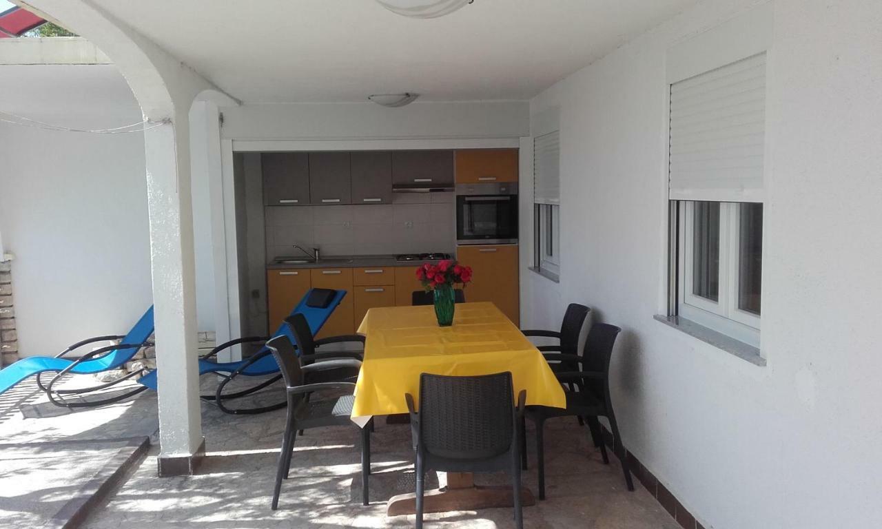 Apartment Milka By The Sea كارلوباغ المظهر الخارجي الصورة