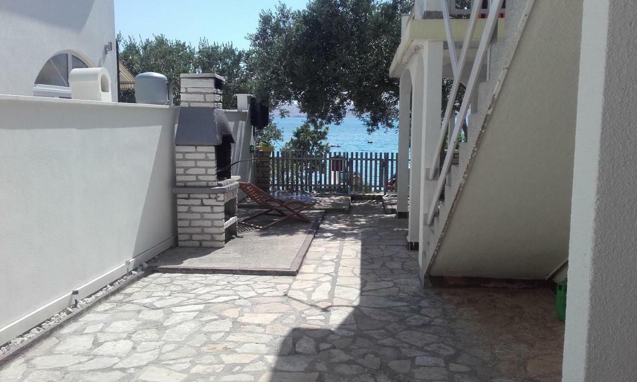 Apartment Milka By The Sea كارلوباغ المظهر الخارجي الصورة
